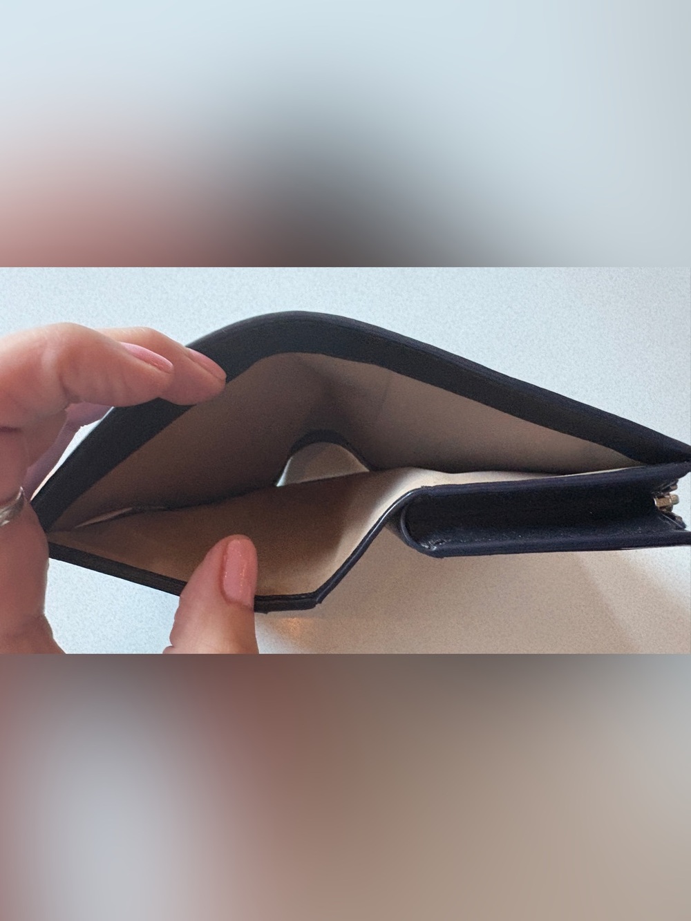 Marc Jacob’s Leather Wallet - Picture 4 of 6
